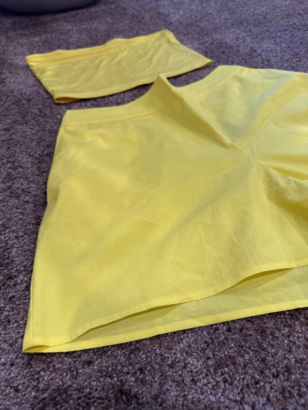 Short Set - Picture 2 of 3
